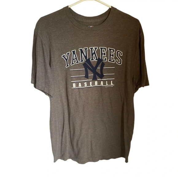 𝅺YANKEES T Shirt Men's Size M Genuine Merchandise Grey - Picture 1 of 4